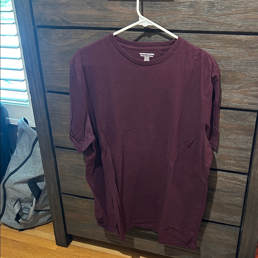 Amazon Essentials Men's Dark Red Short Sleeve Tee